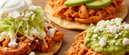 Tostada de Tinga de Frango
